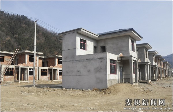 百花村生态移民搬迁项目建设现场 百花村生态移民搬迁项目建设现场