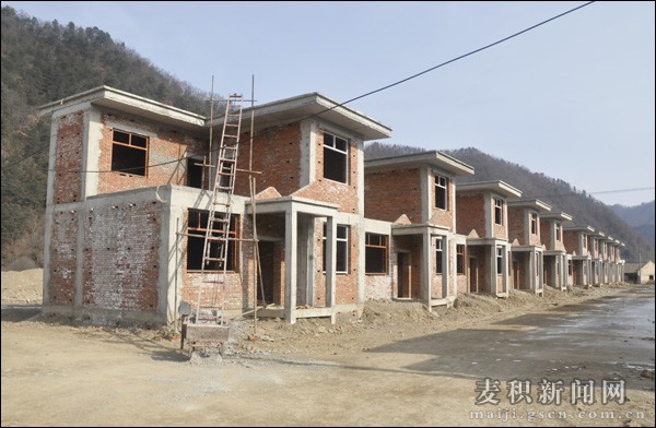 百花村生态移民搬迁项目建设现场 百花村生态移民搬迁项目建设现场